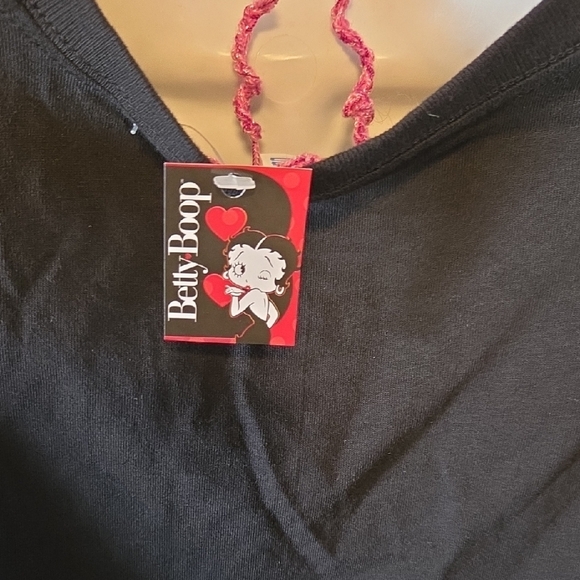 Betty Boop Black and Red Short Sleeve Tee with Retro Cartoon Design - Picture 3 of 4